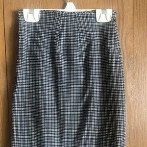 Black/White skirt